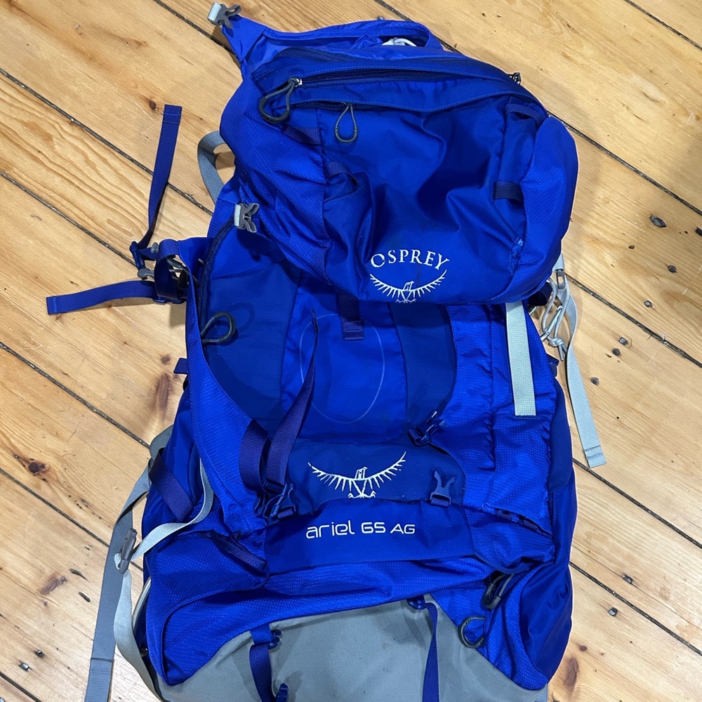 Osprey women’s Ariel 65 small backpack